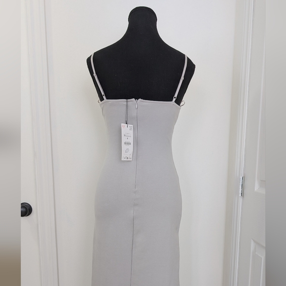 Elegant Gray Sleeveless Dress - Picture 3 of 4